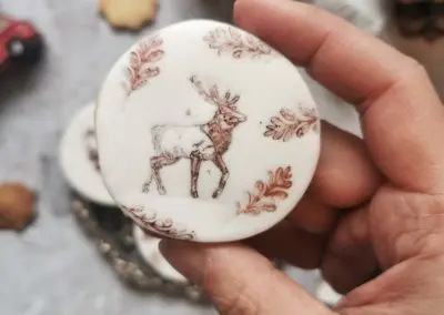 KRUCHE CIASTECZKA ZDOBIONE STEMPLAMI