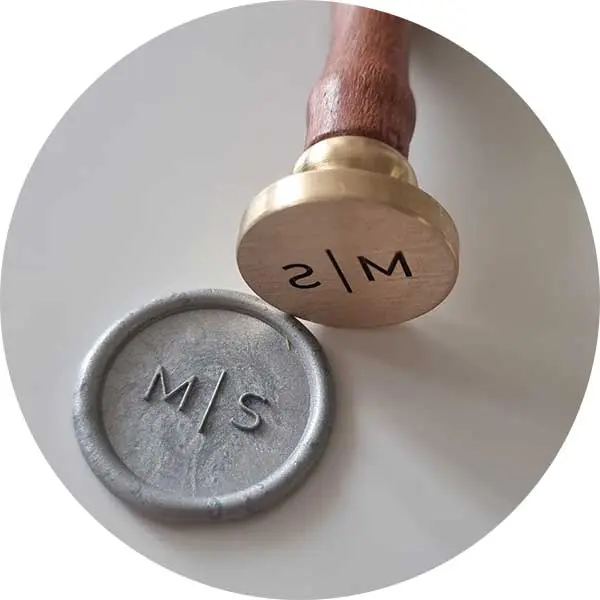 lak-do-pieczęci---kolor-srebrny-matowy---monogram-MS