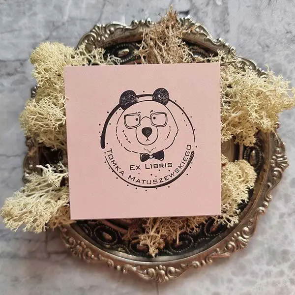 Pieczątka-ex-libris---miś-w-okularach---stemplownia-2