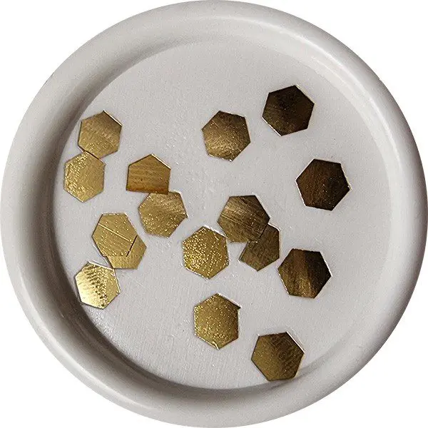 Odbicia-lakowe---puste-odbicia-z-dużymi-cekinami-biały-stemplownia