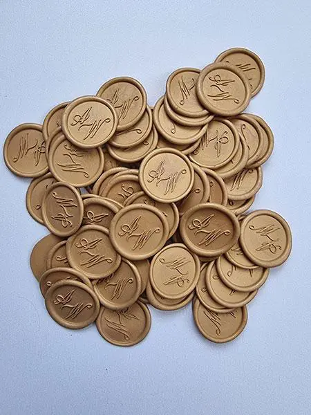 odbicia-lakowe-promocja---monogram-AW---złoty-piasek-64szt-wygląd-odbić