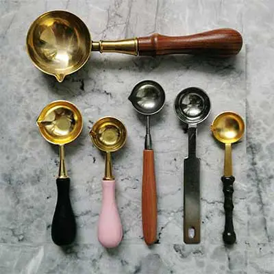 Zestaw dodatków do pieczęci do laku - łyżeczki do roztapiania laku i inne akcesoria