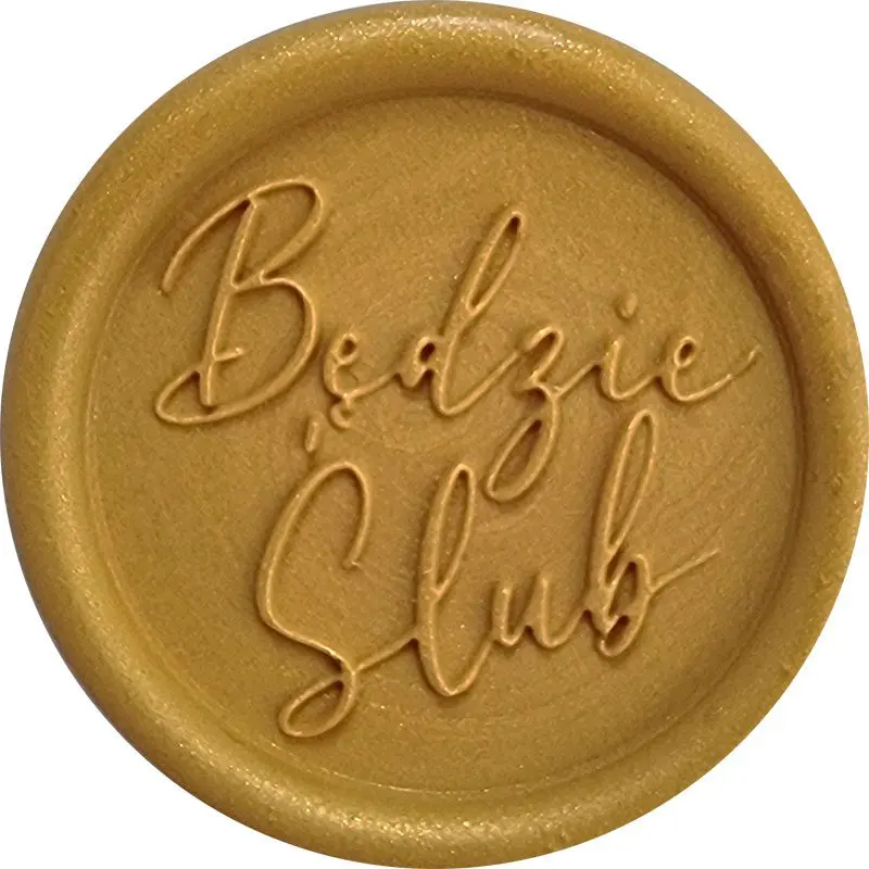 Odbicia lakowe na zaproszenia ślubne z napisem Będzie Ślub 1