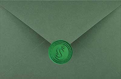 Zielony lak na zielonej kopercie - harmonia i odręczny urok w każdym odcisku.