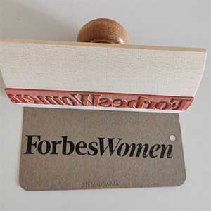 pieczątka firmowa z logo wykonana przez stemplownia dla Forbes Women