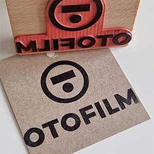 pieczątka firmowa z logo wykonana przez stemplownia dla otofilm