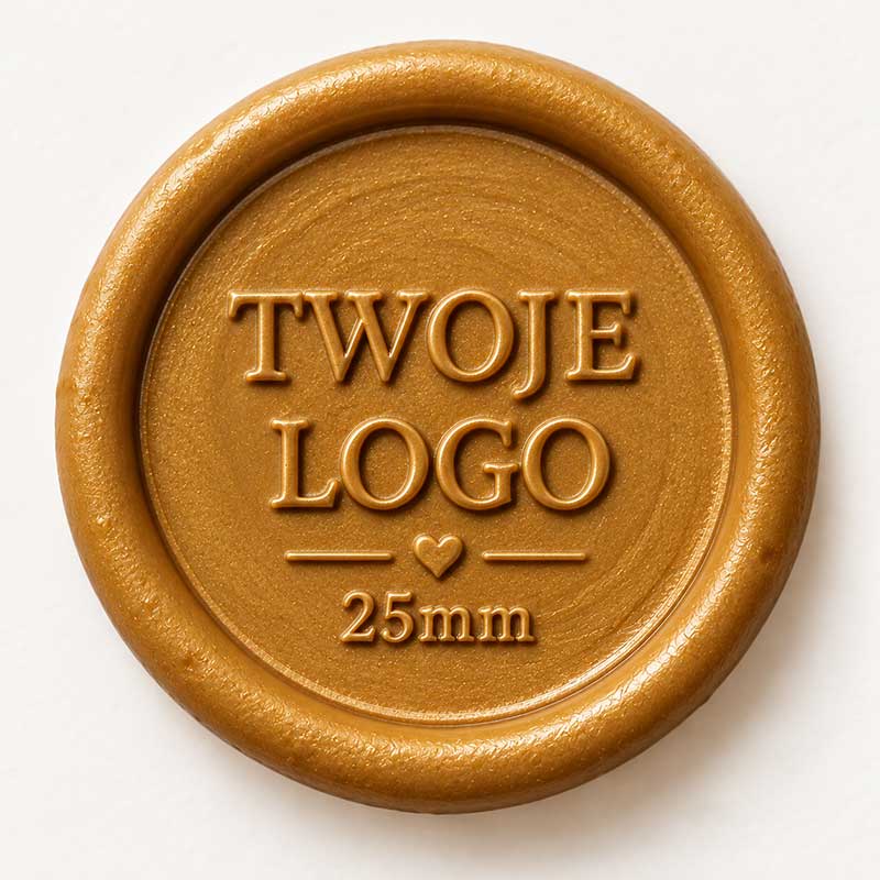 Złote odbicie lakowe o okrągłym kształcie, z wypukłym napisem „TWOJE LOGO”, dekoracyjnym serduszkiem oraz oznaczeniem 25 mm. Przykładowy wzór personalizowanych odbić lakowych z logo firmy, wykonywanych w pracowni Stemplownia.pl.